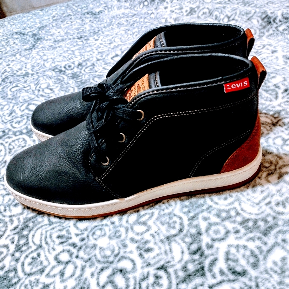 Levi's Comfort high-top shoes Men's size 8.5